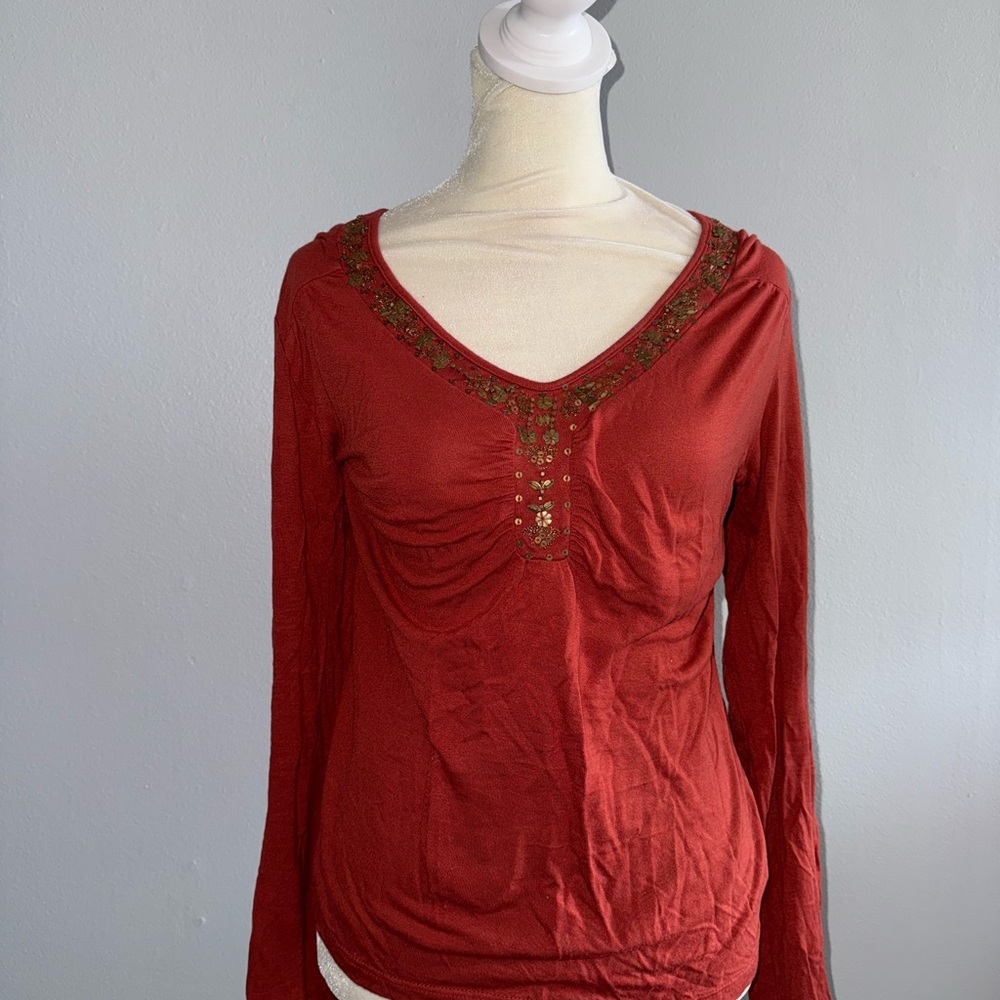 Bandolino Rust Red V-Neck Long Sleeve Top with Beaded Trim
